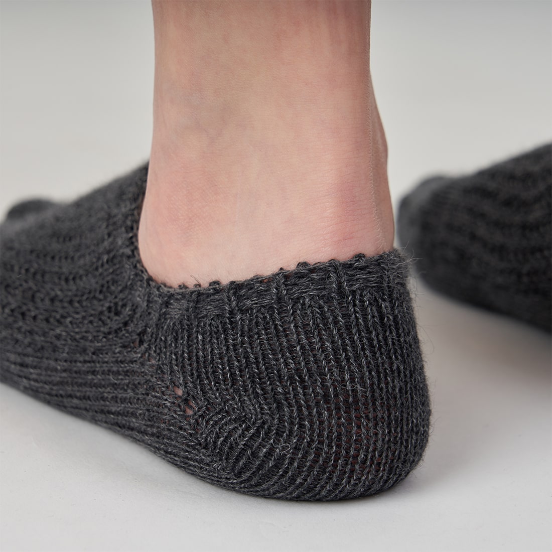 肌ばなれのよい、麻のスニーカーソックス