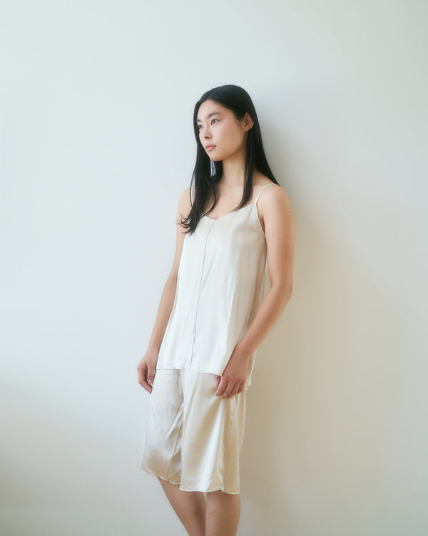 優雅に纏う、贅沢シルクの上下セット(ドレープキャミソール+ペチコートパンツ)*