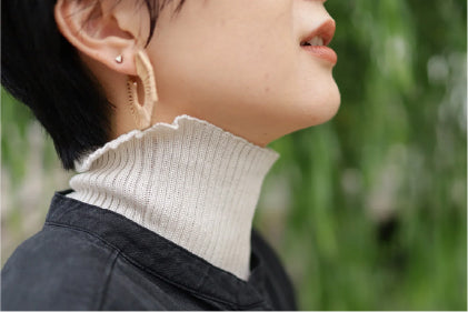冷えや乾燥、UVケアに。年中使えるシルクのネックカバー