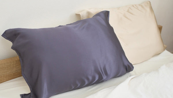 髪と素肌よろこぶ、シルクまくらカバー