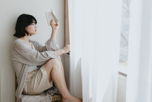 お出かけの時はインナーに、部屋着にも活躍するペチコートパンツ