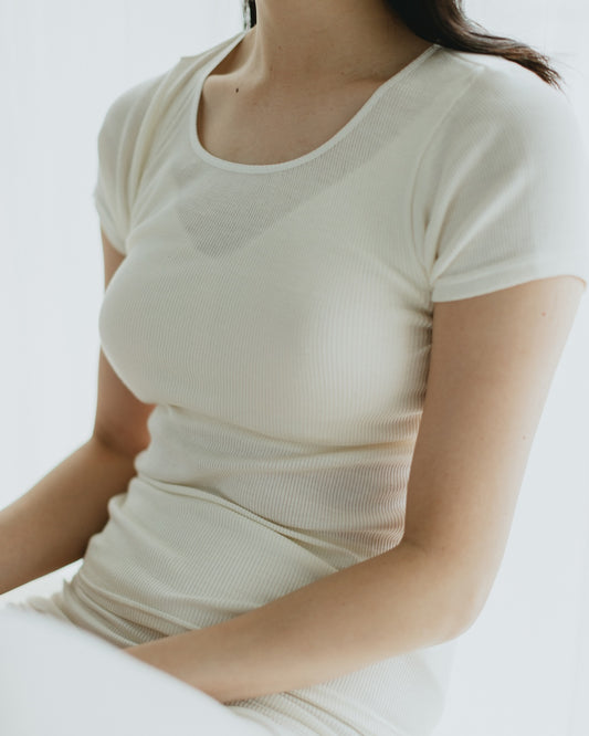 汗悩みを救う、シルク100%リブインナー上下セット(フレンチスリーブ+ショーツ)*