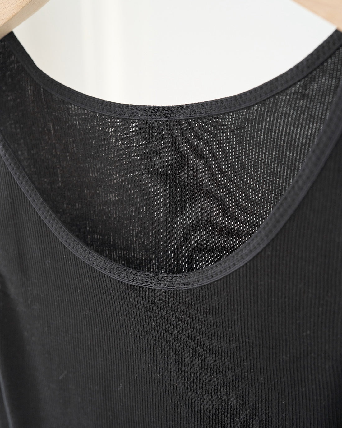 汗悩みを救う、シルク100%リブタンクトップ