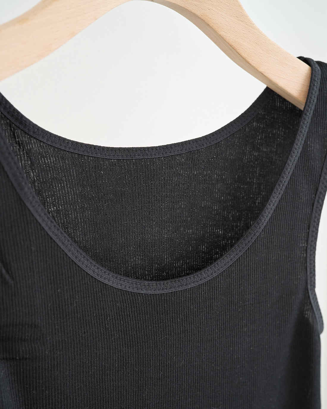 汗悩みを救う、シルク100%リブタンクトップ