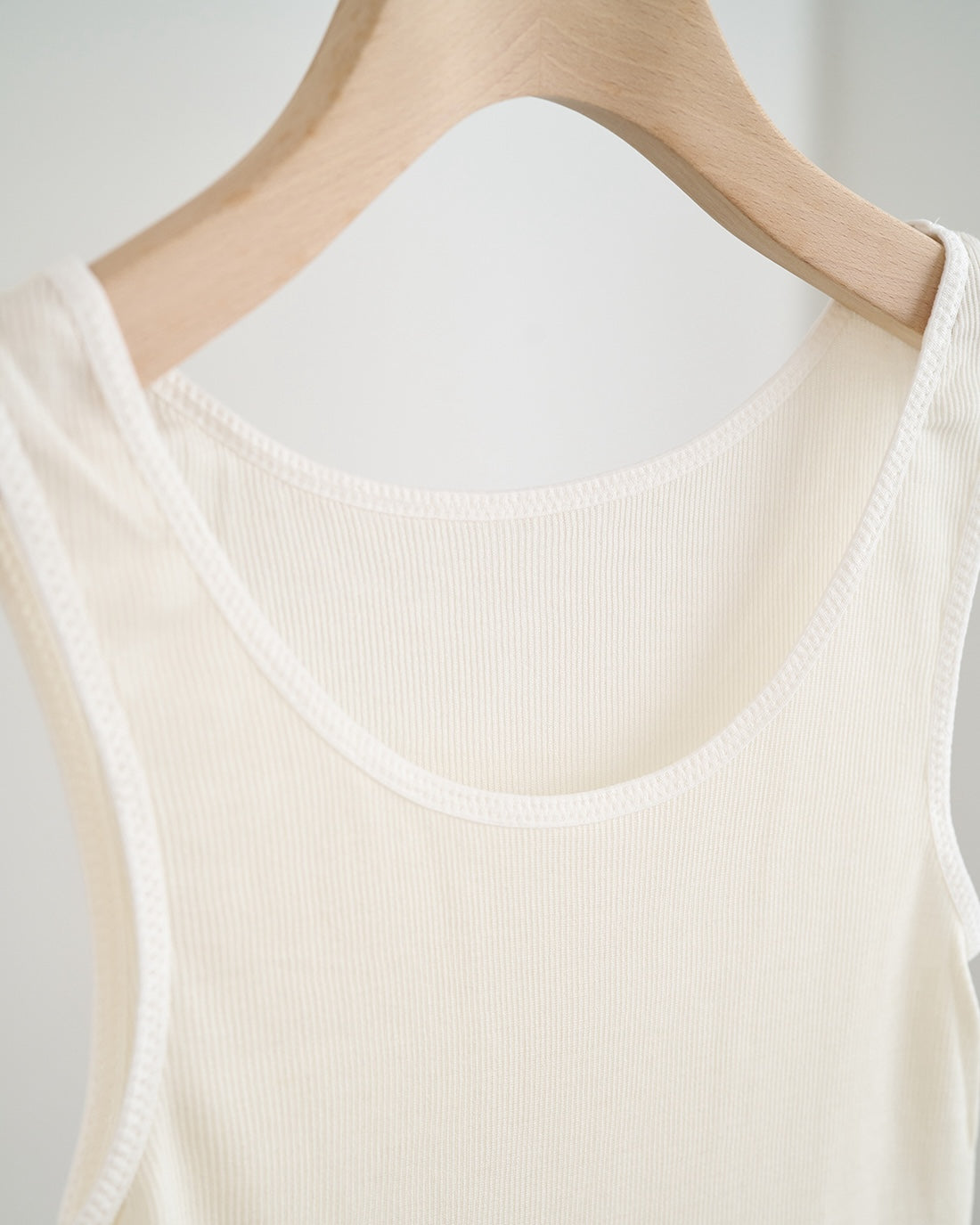 汗悩みを救う、シルク100%リブタンクトップ