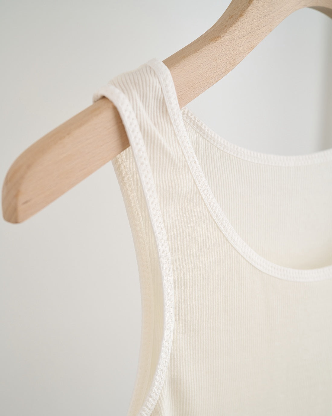 汗悩みを救う、シルク100%リブタンクトップ