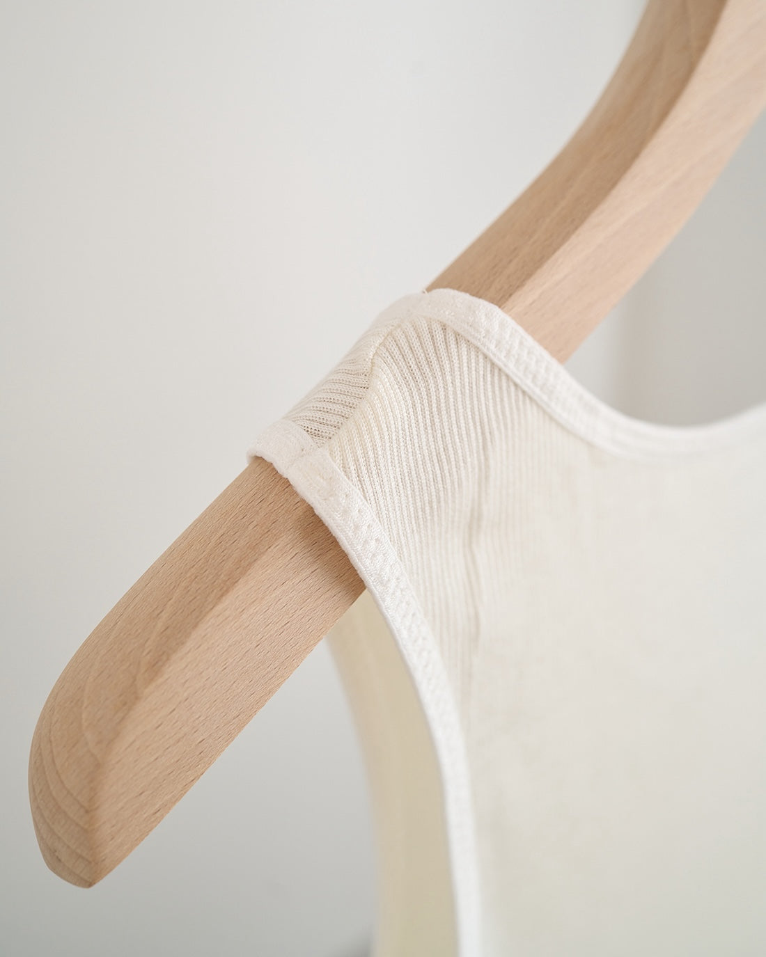 汗悩みを救う、シルク100%リブタンクトップ