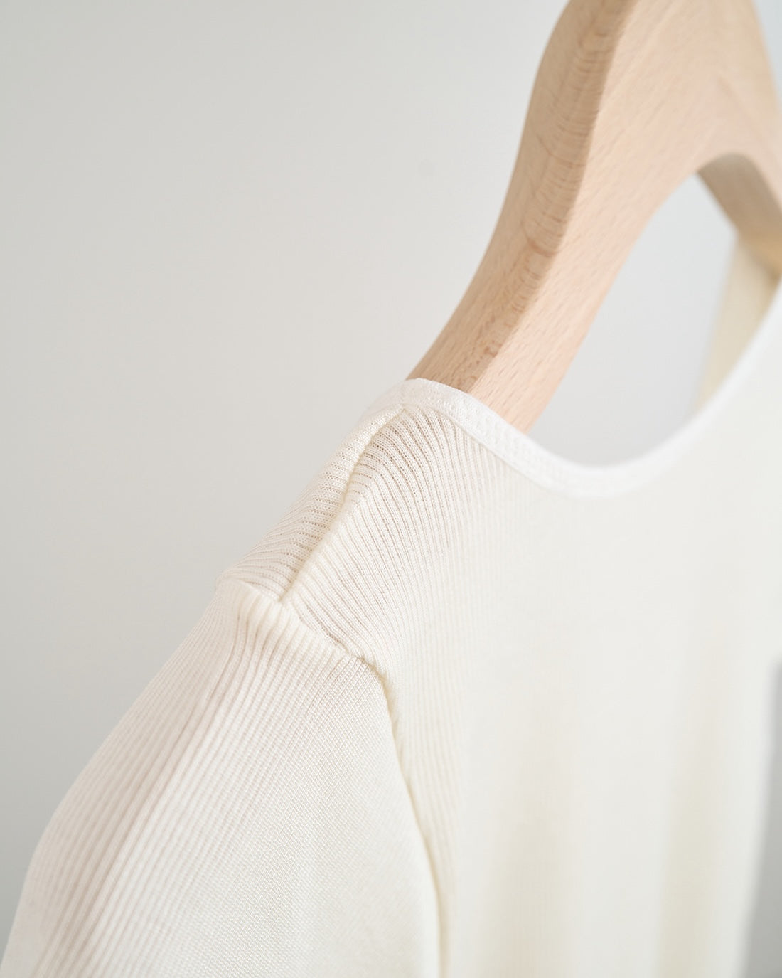 汗悩みを救う、シルク100%リブインナー上下セット（フレンチスリーブ＋ショーツ）*