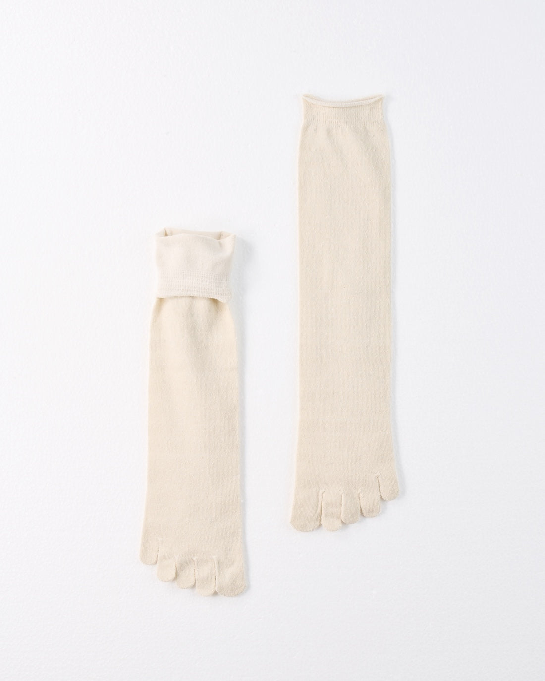 素朴なシルクインナー靴下が誕生