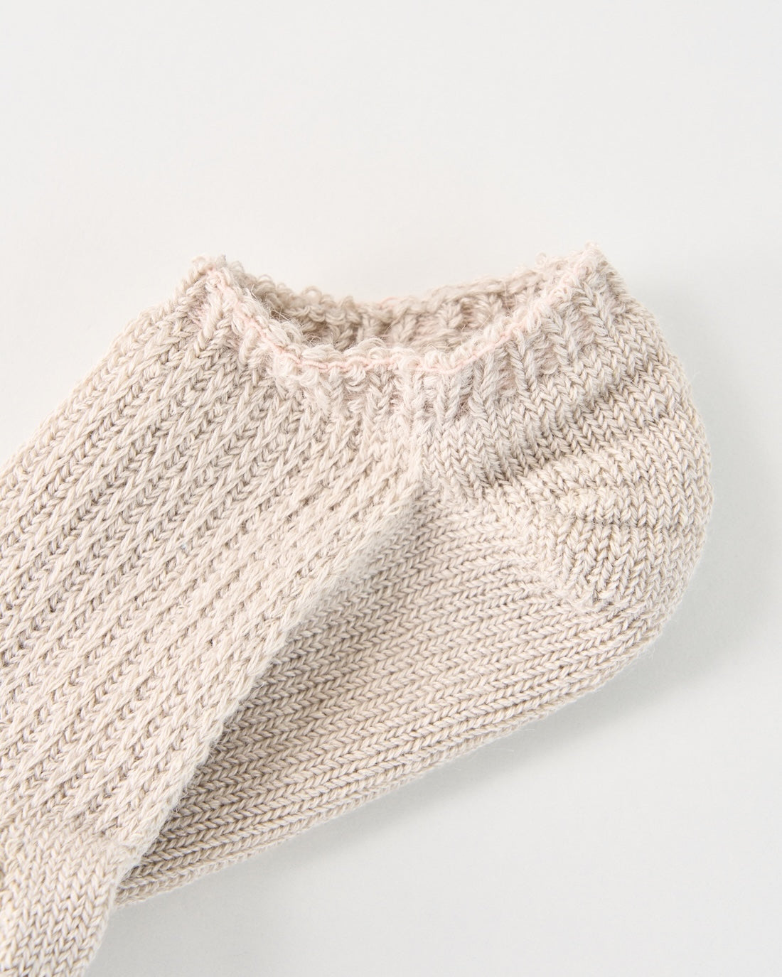 肌ばなれのよい、麻のスニーカーソックス