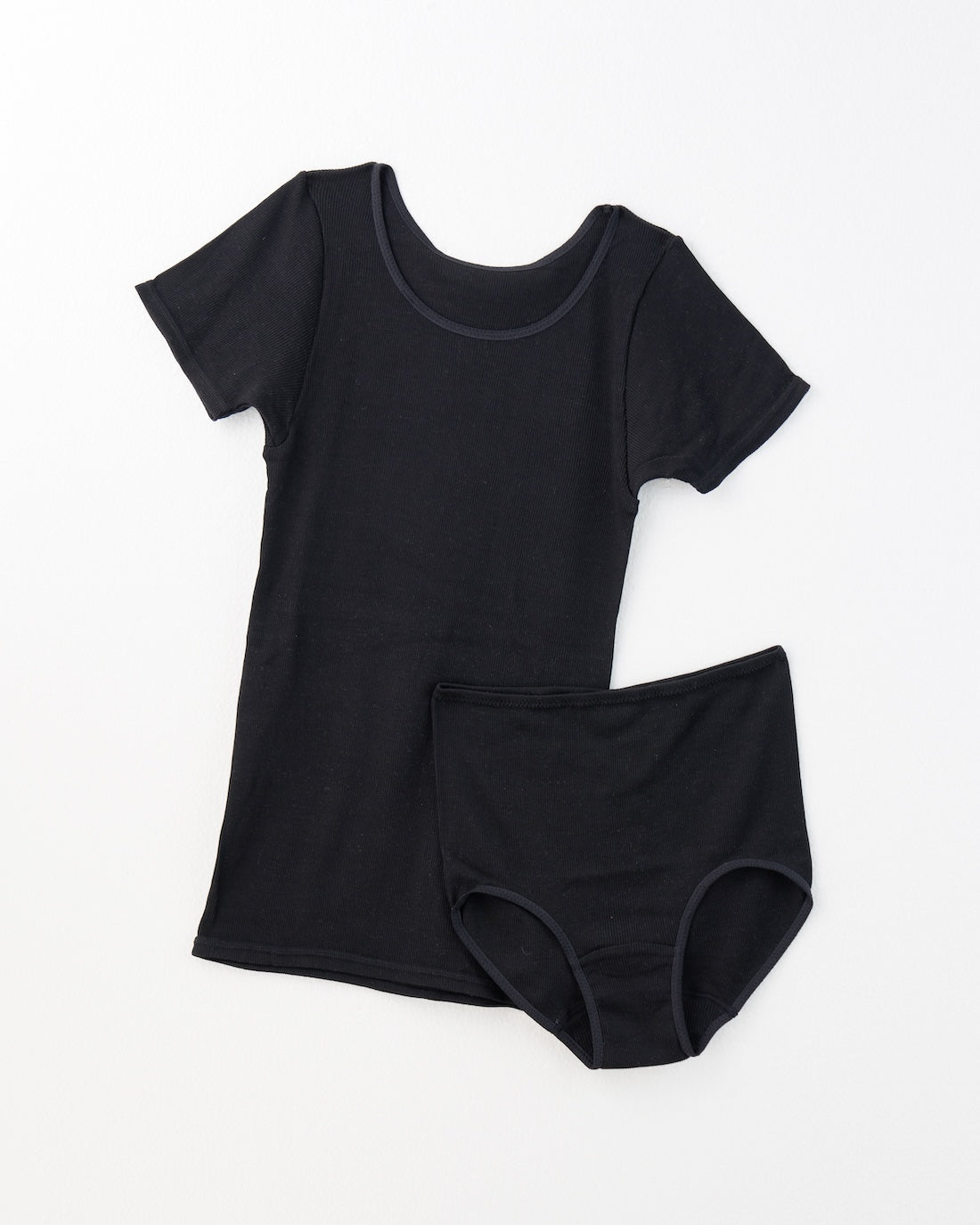 汗悩みを救う、シルク100%リブインナー上下セット（フレンチスリーブ＋ショーツ）*