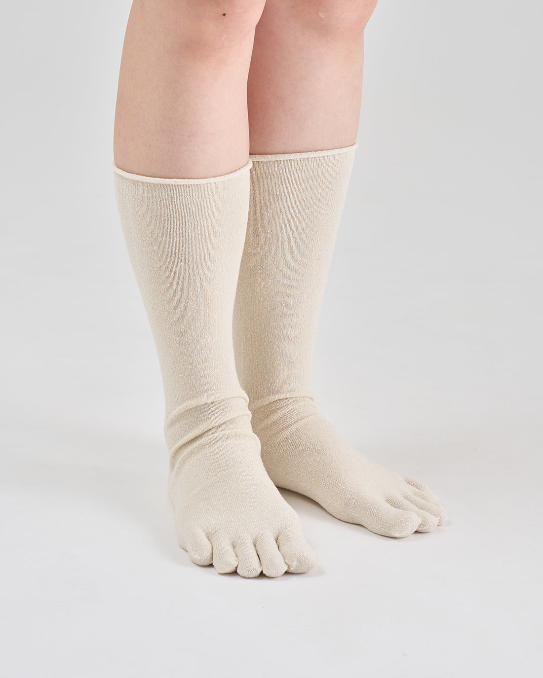 素朴なシルクインナー靴下が誕生