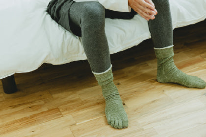 1枚で蒸れずにあったかい、パイル5本指靴下