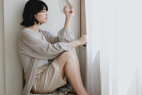 お出かけの時はインナーに、部屋着にも活躍するペチコートパンツ