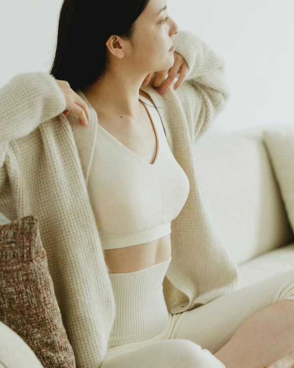 絹肌シルクブラ